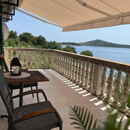 Robinson House Vitane * تكون