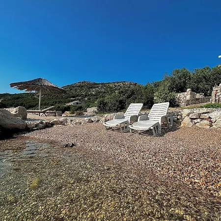 Robinson House Vitane