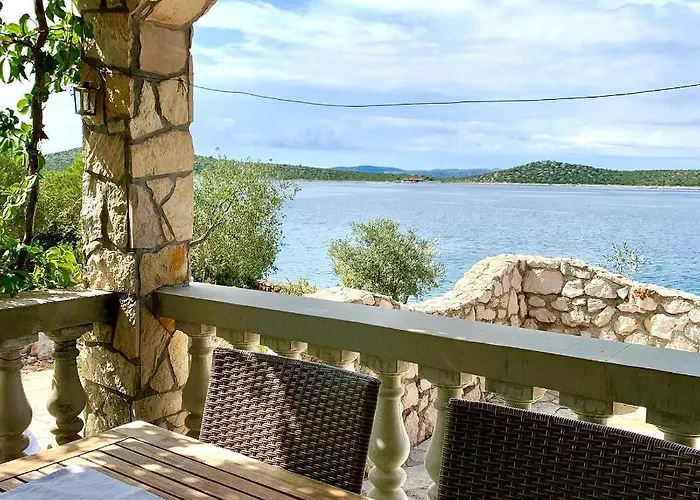 Robinson House Vitane Villa Tkon