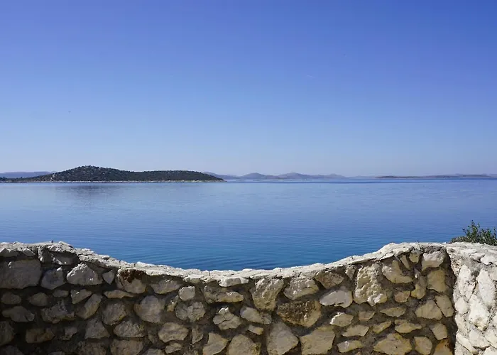 Robinson House Vitane Villa *