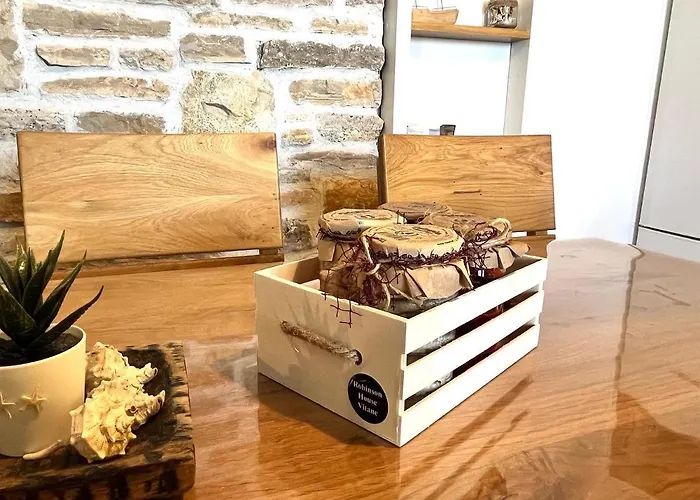 Robinson House Vitane *