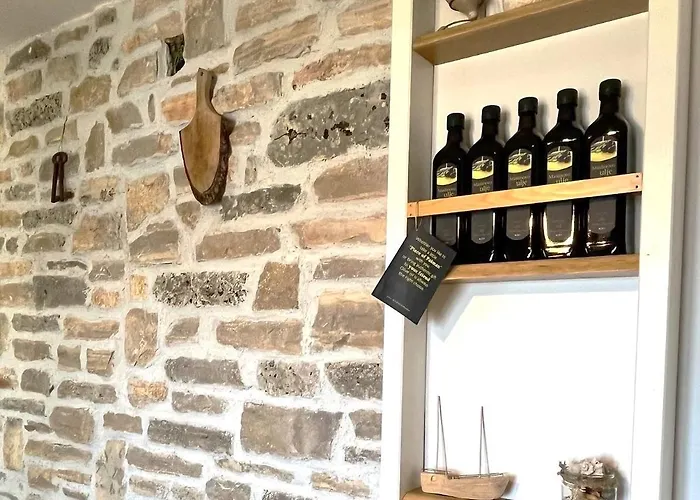 Robinson House Vitane * Tkon