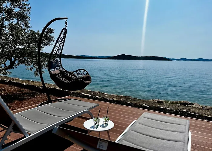 Robinson House Vitane Villa