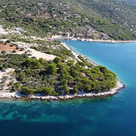 Robinson House Vitane