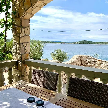 Robinson House Vitane Villa Tkon