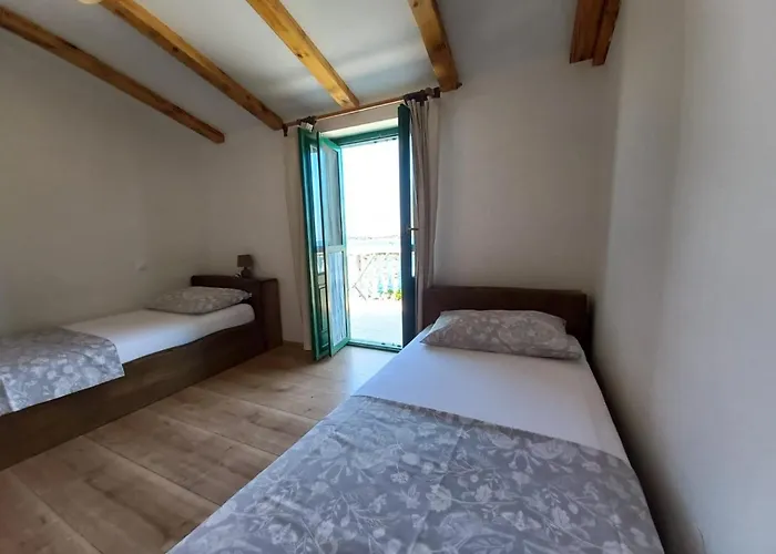 Villa Robinson House Vitane Tkon