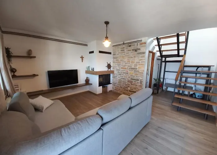 Robinson House Vitane Tkon