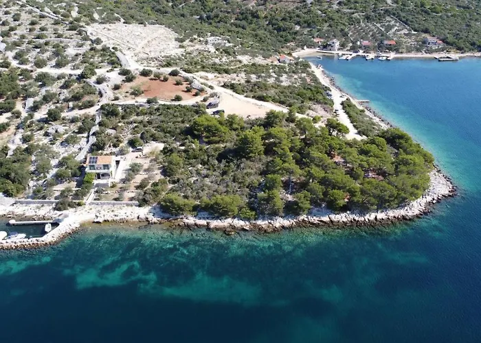 Robinson House Vitane Tkon