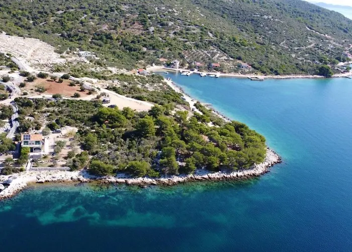 Robinson House Vitane