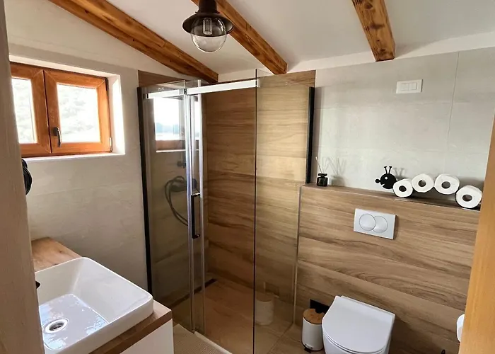 Βίλα Robinson House Vitane Tkon